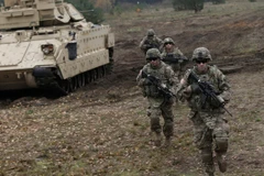 Binh lính Mỹ tại một căn cứ quân sự ở Latvia. (Nguồn: Reuters)