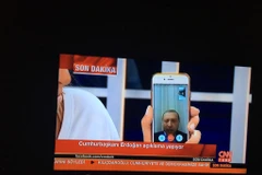 Tổng thống Thổ Nhĩ Kỳ Erdogan hối thúc người dân xuống đường