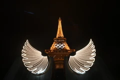 Hình ảnh Tháp Eiffel tại Lễ Khai mạc Olympic Paris 2024. (Ảnh: THX/TTXVN)