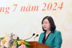 Bà Bùi Thị Minh Hoài, Ủy viên Bộ Chính trị, Bí thư Trung ương Đảng, Trưởng Ban Dân vận Trung ương, phát biểu chỉ đạo hội nghị. (Ảnh: Phương Hoa/TTXVN)