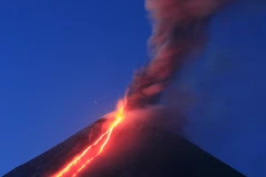 Núi lửa Kliuchevsky có niên đại khoảng 70.000 năm tuổi, được ghi nhận là ngọn núi lửa cao và hoạt động tích cực nhất của đại lục Á-Âu. (Ảnh: Trần Hiếu/TTXVN)