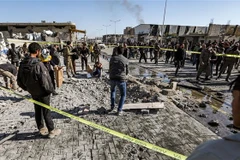 Hiện trường vụ đánh bom xe tại thị trấn al-Bab, miền Bắc Syria. (Ảnh: AFP/TTXVN)