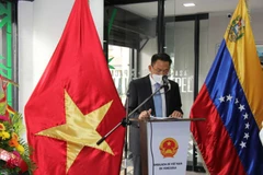 Đại sứ Lê Viết Duyên phát biểu tại lễ kỷ niệm. (Ảnh: Đại sứ quán Việt Nam tại Venezuela)