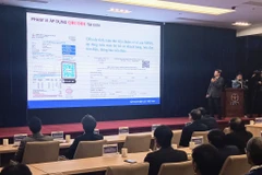 Mã QR Code này sẽ gắn liền với mỗi khách hàng, được áp dụng trên toàn bộ hồ sơ khách hàng, trên hóa đơn tiền điện và thông báo tiền điện. (Ảnh: Đức Dũng/TTXVN)