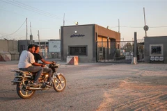 Cửa khẩu Kerem Shalom tại thị trấn Rafah, Dải Gaza. (Ảnh: AFP/TTXVN)