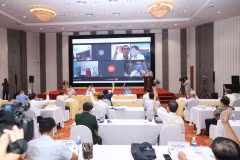 Hội đồng giám khảo biểu quyết thông qua thể lệ chấm chung khảo. (Ảnh: Minh Quyết/TTXVN)