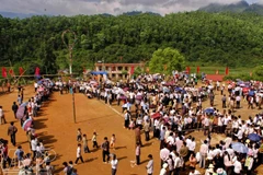 Ngày Xuân vui hội ném còn của đồng bào dân tộc Thái