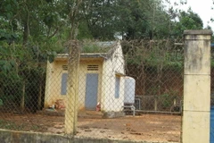 Công trình cấp nước sinh hoạt tập trung đầu tư gần 10 tỷ vừa bàn giao đã hư hỏng. (Ảnh: Anh Dũng/TTXVN)