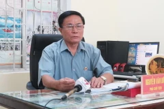 Phó Chủ tịch Hội Cựu chiến binh tỉnh Thừa Thiên - Huế Nguyễn Văn Lưu trả lời phỏng vấn TTXVN về xây dựng, chỉnh đốn Đảng; học tập và làm theo tấm gương đạo đức Hồ Chí Minh. (Ảnh: Tường Vi/TTXVN)