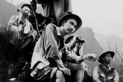 Chủ tịch Hồ Chí Minh theo dõi chặt chẽ diễn biến trận đánh các cứ điểm địch ở Đông Khê, mở màn Chiến dịch Biên giới (16/9/1950). (Ảnh: TTXVN)