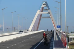Cầu Trần Hoàng Na bắc qua sông Cần Thơ. (Ảnh: Ngọc Thiện/TTXVN)