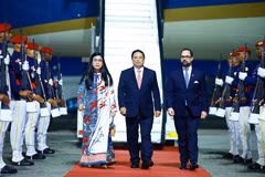 Lễ đón Thủ tướng Phạm Minh Chính và Phu nhân đến thủ đô Santo Domingo bắt đầu chuyến thăm chính thức Cộng hòa Dominicana. (Ảnh: Dương Giang/TTXVN)