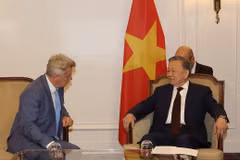 Tổng Bí thư, Chủ tịch nước Tô Lâm tiếp Bí thư toàn quốc Đảng Cộng sản Pháp Fabien Roussel. (Ảnh: Trí Dũng/TTXVN)
