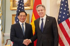 Bộ trưởng Ngoại giao Bùi Thanh Sơn và Bộ trưởng Ngoại giao Hoa Kỳ Antony Blinken. (Ảnh: Kiều Trang/TTXVN)