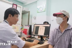 Khám bệnh cho người dân ở Thành phố Hồ Chí Minh. (Nguồn: TTXVN)