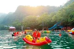 Các điểm tham quan du lịch sinh thái, thiên nhiên tại Quảng Bình trở thành những điểm đến lý tưởng, thu hút số lượng lớn khách du lịch. (Ảnh: TTXVN)