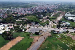 Nút giao Quốc lộ 6 với tuyến vành đai 4 tại gói thầu số 10 qua địa bàn phường Yên Nghĩa, quận Hà Đông. Trên gói thầu số 10 vẫn còn gần 2 km chưa được GPMB. (Ảnh: Huy Hùng/TTXVN)