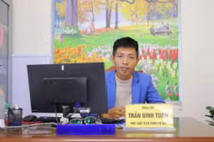 Ông Trần Tuấn, Phó Chủ tịch Mặt trận Tổ quốc Việt Nam xã Hưng Lợi, huyện Hưng Nguyên, tỉnh Nghệ An đề xuất giải pháp cụ thể cải thiện chất lượng đội ngũ công chức tham gia xây dựng pháp luật. (Ảnh: TTXVN phát)