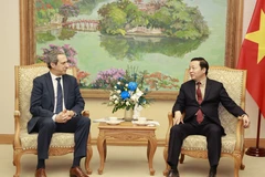 Phó Thủ tướng Trần Hồng Hà tiếp ông Olivier Michalon, Phó Chủ tịch điều hành Tập đoàn Airbus Helicopters Toàn cầu. (Ảnh: Văn Điệp/TTXVN)