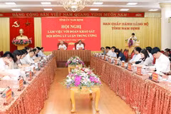 Đoàn Khảo sát Hội đồng Lý luận Trung ương làm việc với Tỉnh ủy Nam Định. (Ảnh: Thái Thuần/TTXVN)