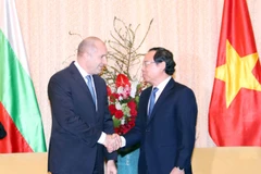 Bí thư Thành ủy Thành phố Hồ Chí Minh Nguyễn Văn Nên hội kiến Tổng thống Bulgaria Rumen Radev. (Ảnh: Xuân Khu/TTXVN)