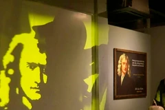 Chiêm ngưỡng các tác phẩm nghệ thuật điêu khắc ánh sáng