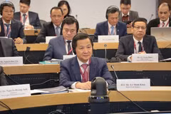 Phó Thủ tướng Lê Minh Khái dự một phiên thảo luận trong khuôn khổ Chương trình VELP 2024. (Ảnh: Thanh Tuấn/TTXVN)
