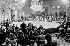 Quang cảnh lễ ký Hiệp định Paris, ngày 27/1/1973, tại Trung tâm các Hội nghị quốc tế ở thủ đô Paris (Pháp). (Ảnh: Văn Lượng/TTXVN)