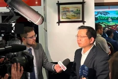 Đại sứ Việt Nam tại Ba Lan Hà Hoàng Hải trả lời phỏng vấn truyền thông Ba Lan. (Ảnh: TTXVN phát)