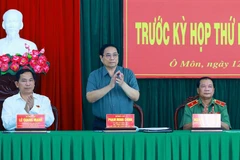 Thủ tướng Phạm Minh Chính tiếp xúc cử tri quận Ô Môn, thành phố Cần Thơ. (Ảnh: Dương Giang/TTXVN)