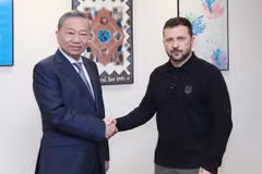 Tổng Bí thư, Chủ tịch nước Tô Lâm gặp Tổng thống Ukraine Volodymyr Zelensky. (Ảnh: Lâm Khánh/TTXVN)