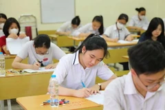 Thí sinh dự thi lớp 10 trung học phổ thông công lập Hà Nội năm 2023. (Ảnh: Thanh Tùng/TTXVN)
