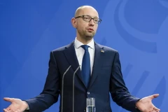 Thủ tướng Ukraine Arseniy Yatsenyuk phát biểu tại cuộc họp báo ở thủ đô Berlin của Đức ngày 23/10/2015. (Nguồn: AFP/TTXVN)
