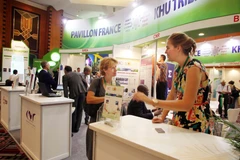 Một gian hàng của Cộng hòa Pháp tại triển lãm về các giải pháp kinh doanh xanh của châu Âu cho Việt Nam. (Ảnh: Trần Việt/TTXVN)
