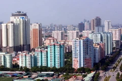 Khu đô thị Trung Hòa-Nhân Chính nằm theo trục đường Lê Văn Lương, 1 tuyến đường kết nối quan trọng trung tâm Hà Nội với các quận Thanh Xuân, Hà Đông. (Ảnh: Huy Hùng/TTXVN)