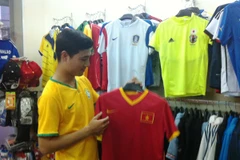 Thời trang, phụ kiện ăn theo World Cup 2014 “đắt khách” 