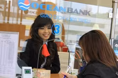 Khách hàng giao dịch tại Oceanbank. (Nguồn: Oceanbank).