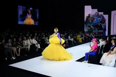 [Photo] Bộ sưu tập thời trang đầy năng lượng ‘tái sinh’ hậu đại dịch