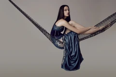 Gu thời trang 'phá cách' của Lương Thùy Linh khi hết nhiệm kỳ Hoa hậu