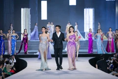 Dàn hoa hậu thả dáng trên sàn diễn Vietnam Beauty Fashion Fest