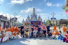 Những du khách đầu tiên trở lại Việt Nam trong chương trình thí điểm hộ chiếu vaccine. (Ảnh minh họa: CTV/Vietnam+)