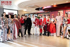 Rapper Ricky Star ngại ngùng giữa 'rừng hoa' Miss Fitness Vietnam 