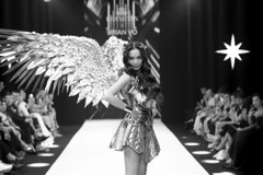 [Photo] Màn trình diễn thăng hoa của thí sinh Hoa hậu Hoàn vũ Việt Nam