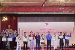 Sáng 11/5, Đoàn thanh niên toàn thành phố đã tổ chức Ngày hội Thanh niên Thủ đô với 1 điểm tại trụ sở Thành ủy Hà Nội và 578 điểm cầu cấp xã. (Ảnh: Diễm Hằng/Vietnam+)