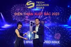  iPhone 15 Pro Max là mẫu điện thoại xuất sắc nhất năm 2023. (Ảnh: Tech Awards)