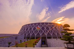 Hướng tới Kỷ niệm 70 năm ngày chiến thắng Điện Biên Phủ, những ngày này, lượng du khách đến Điện Biên bắt đầu tăng cao. Trong hành trình về miền đất lịch sử này, Bảo tàng chiến thắng Điện Biên Phủ là điểm đến không ai có thể bỏ qua. (Ảnh: Minh Sơn/Vietnam+)