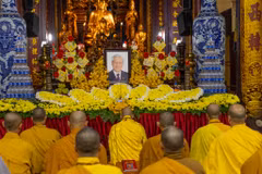 Lễ cầu siêu Tổng Bí thư Nguyễn Phú Trọng tại chùa Quán Sứ, Hà Nội. (Ảnh: Minh Sơn/Vietnam+)