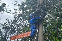 Cán bộ kỹ thuật của VNPT xử lý sự cố. (Nguồn: VNPT)