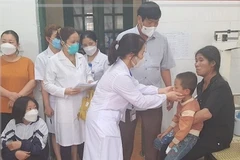 Bản tin 60s: Gần 700 học sinh một huyện sốt chưa rõ nguyên nhân
