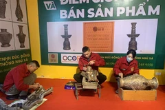 Sản phẩm của làng nghề đúc đồng Ngũ Xã. (Ảnh: Phương Anh/TTXVN)